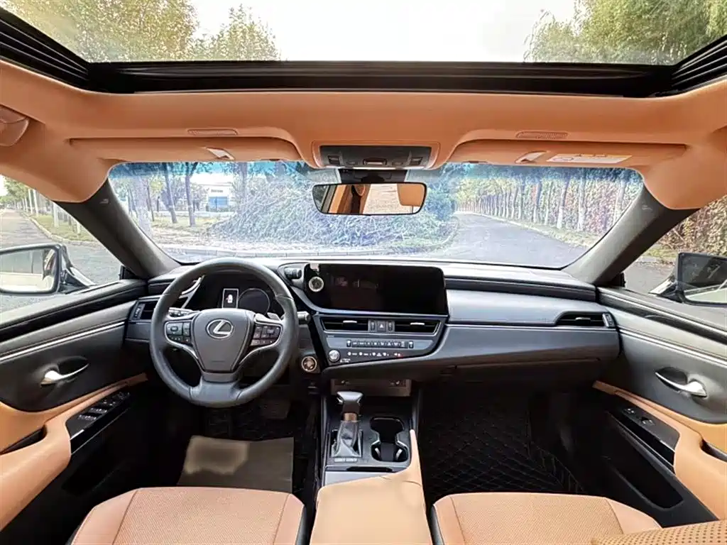 Lexus ES 2023 200 Excellence Edition фото 17
