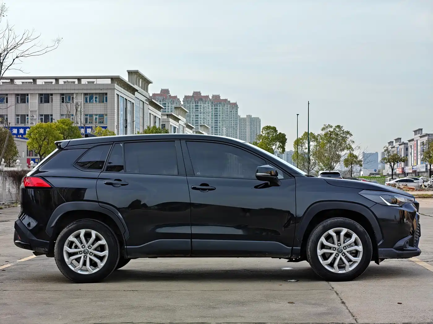 Toyota Frontlander 2022 2.0L CVT Elite фото 28