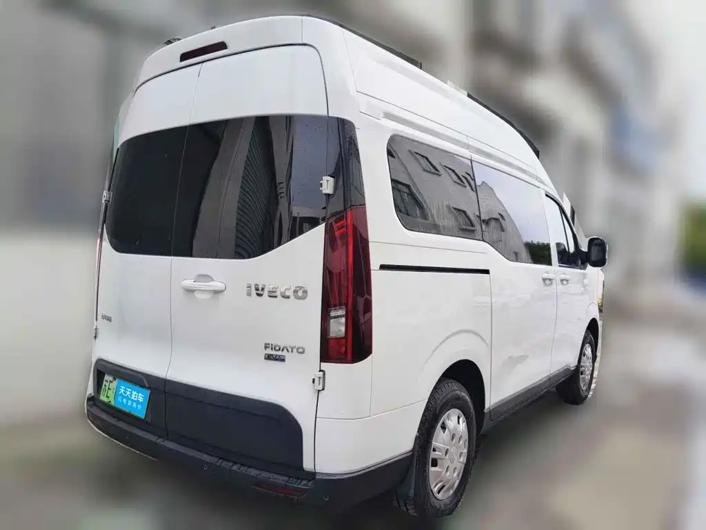 Iveco Juxing New Energy 2026 2025 Model Multi-Purpose Vehicle 51.5kWh Standard Wheelbase Medium Roof 5-9 seats