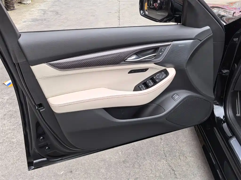 Cadillac CT5 2025 Model 28T Track Performance Edition фото 10