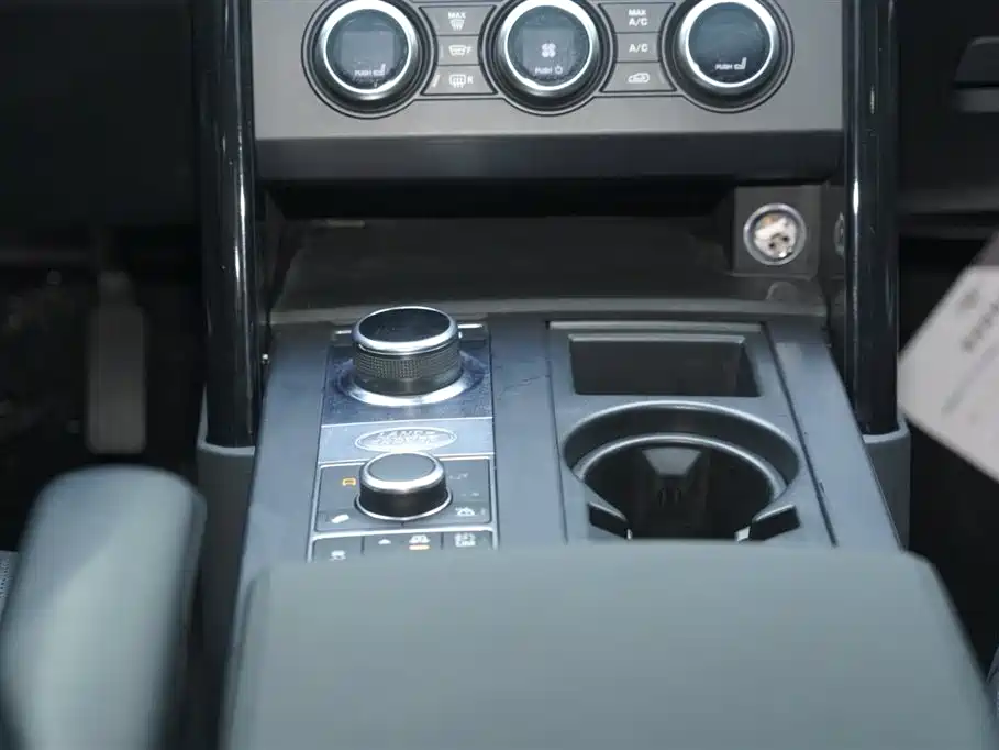 Land Rover Discovery 2017 3.0 SC V6 SE фото 21