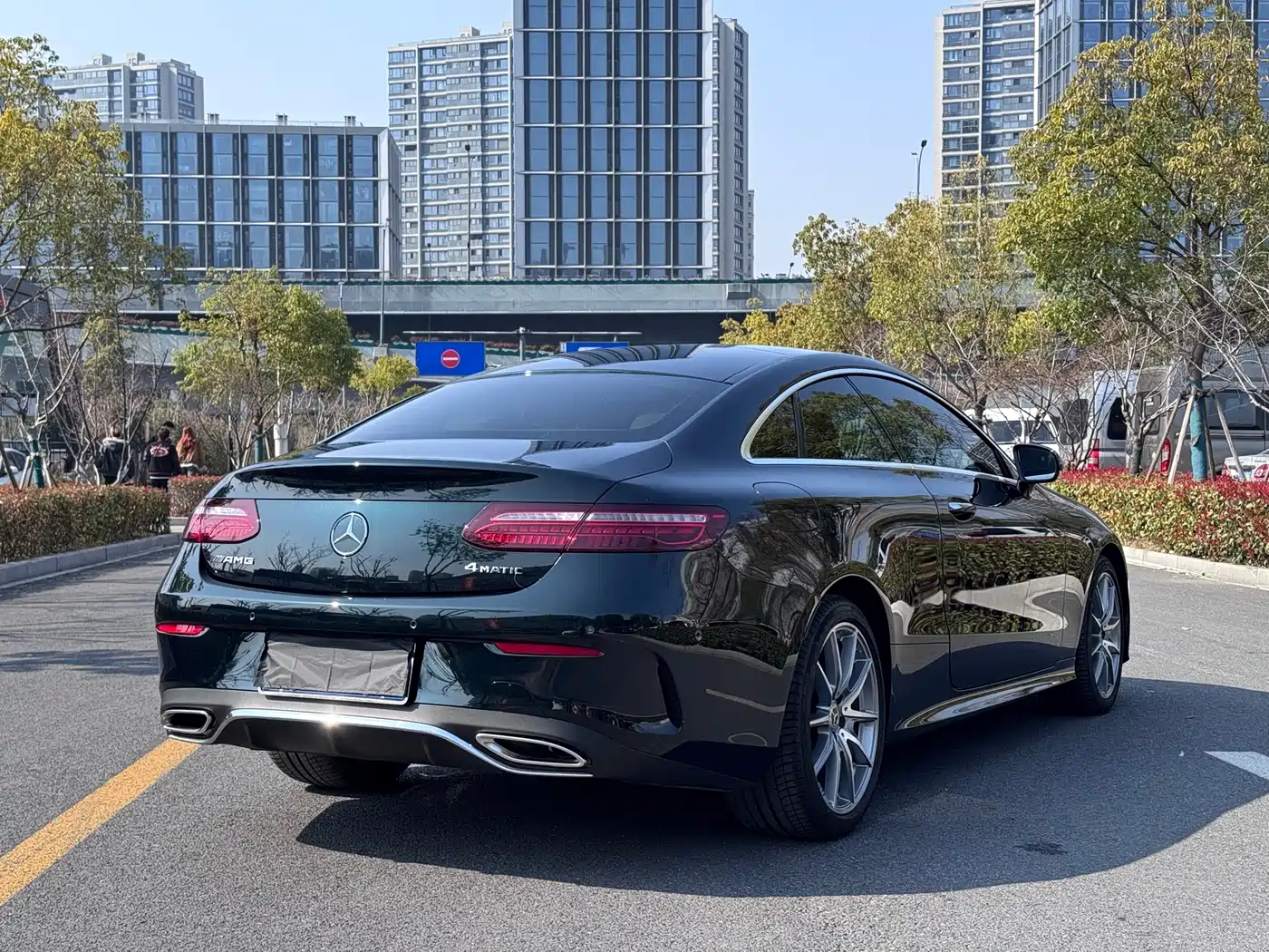 MERCEDES-BENZ E CLASS