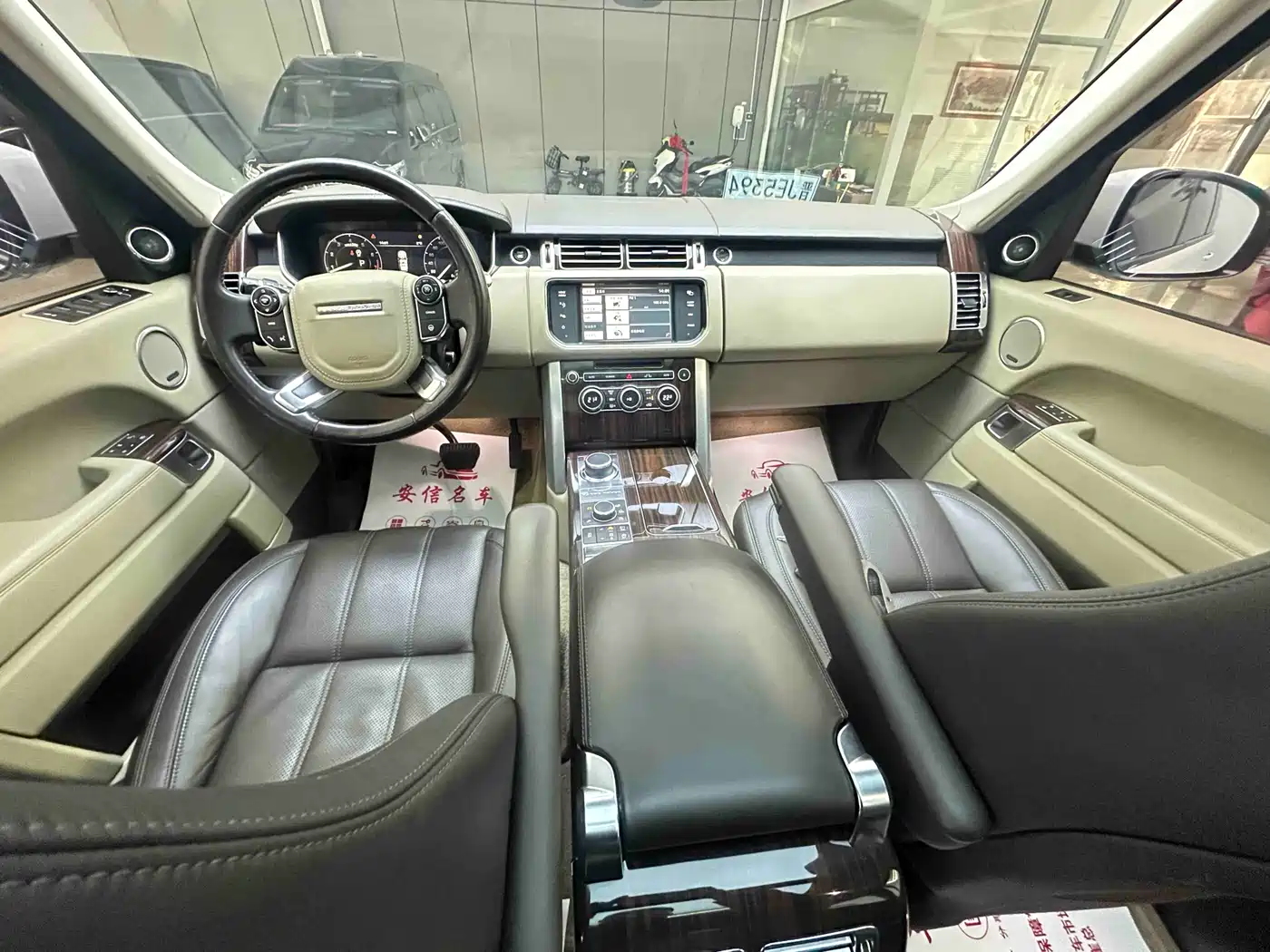Land Rover Range Rover 2015 3.0 SC V6 Vogue фото 6