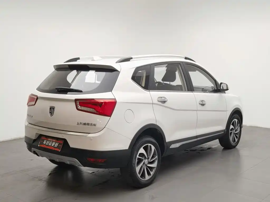 Baojun 560 2016 2015 1.8L Manual Luxury