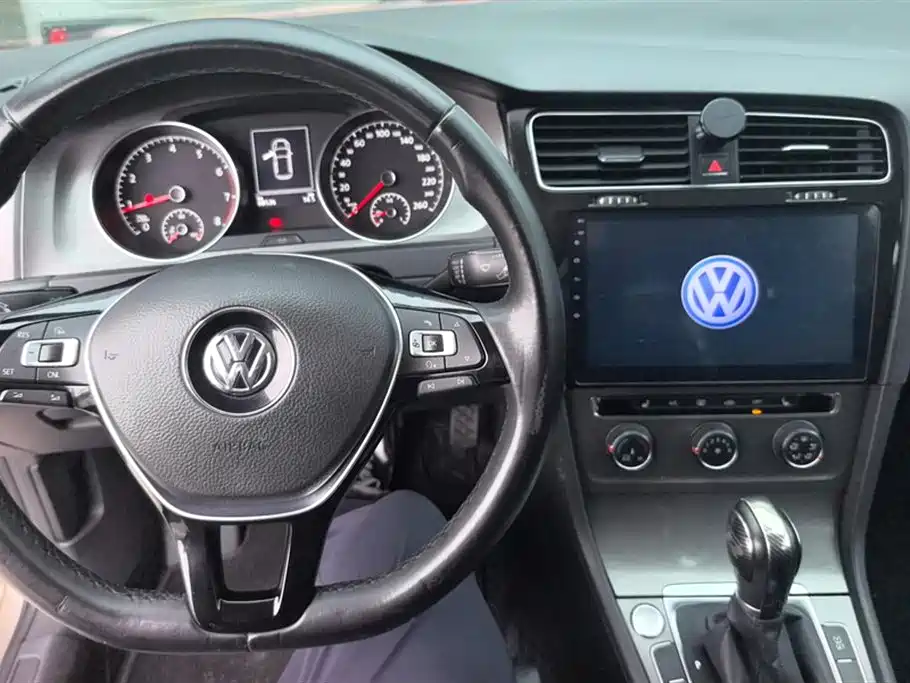 Volkswagen Golf 2015 1.4TSI Automatic Luxury фото 12