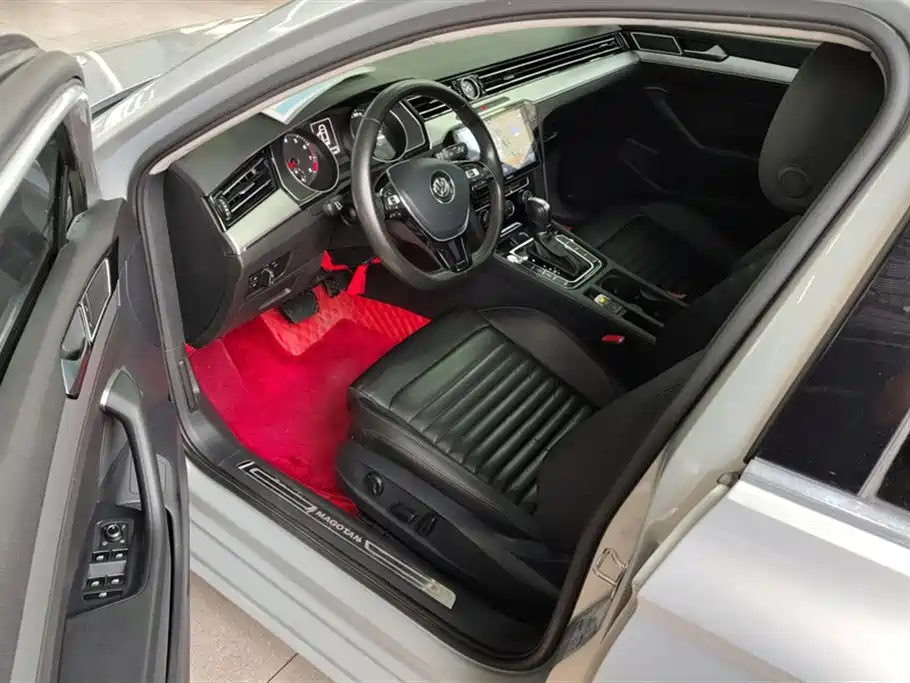 Volkswagen Magotan 2018 330TSI DSG Leading фото 9