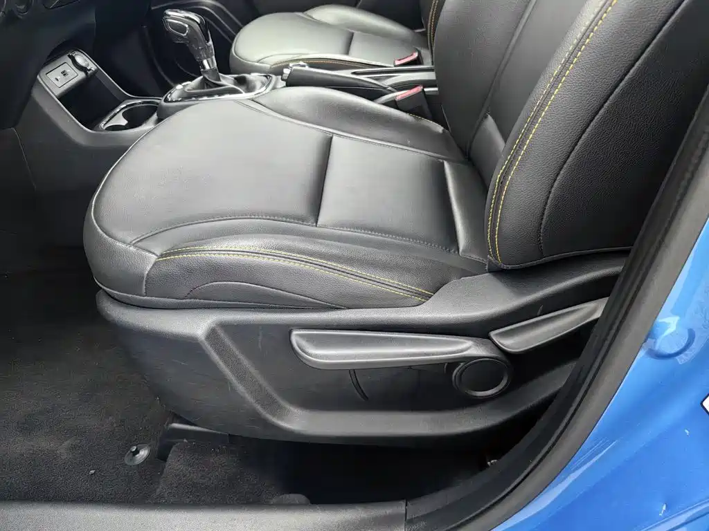 Dongfeng Aeolus Dongfeng Fengshen AX4 2017 2017 1.6L DCT Trendy