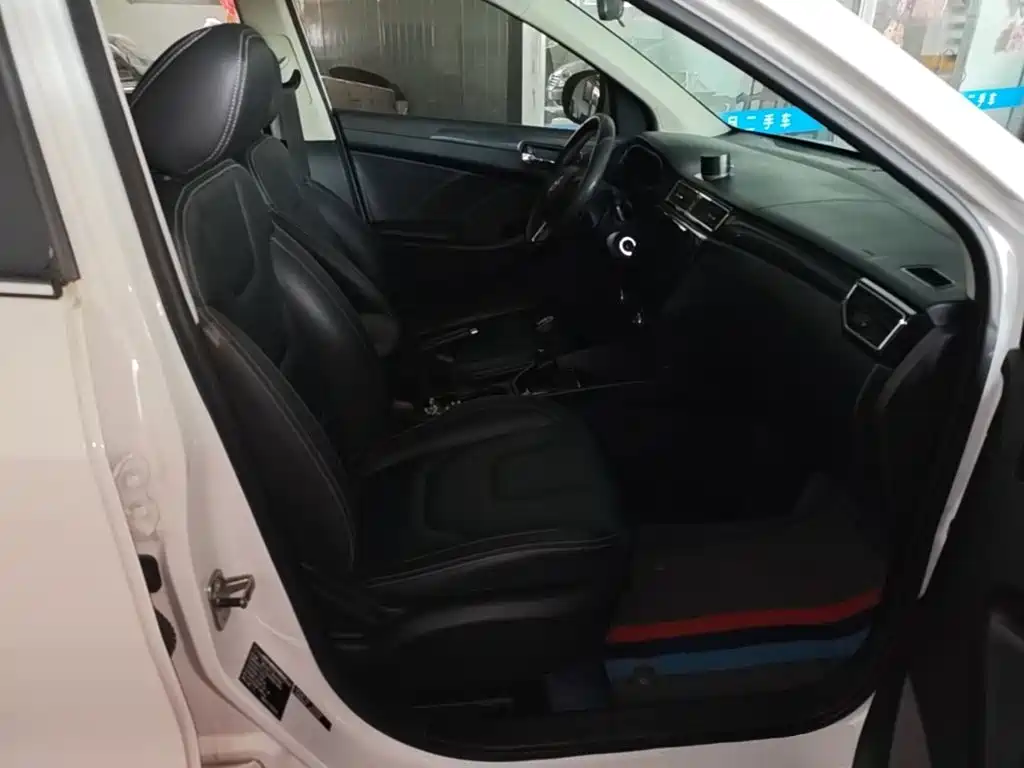 Dongfeng Fengguang Fengguang 580 2019 2018 1.8L Manual Comfort Version
