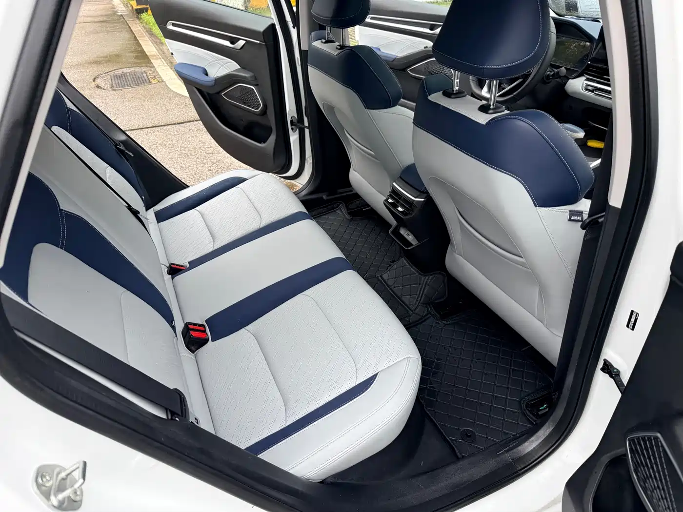 GEELY AUTOMOBILE EMGRAND