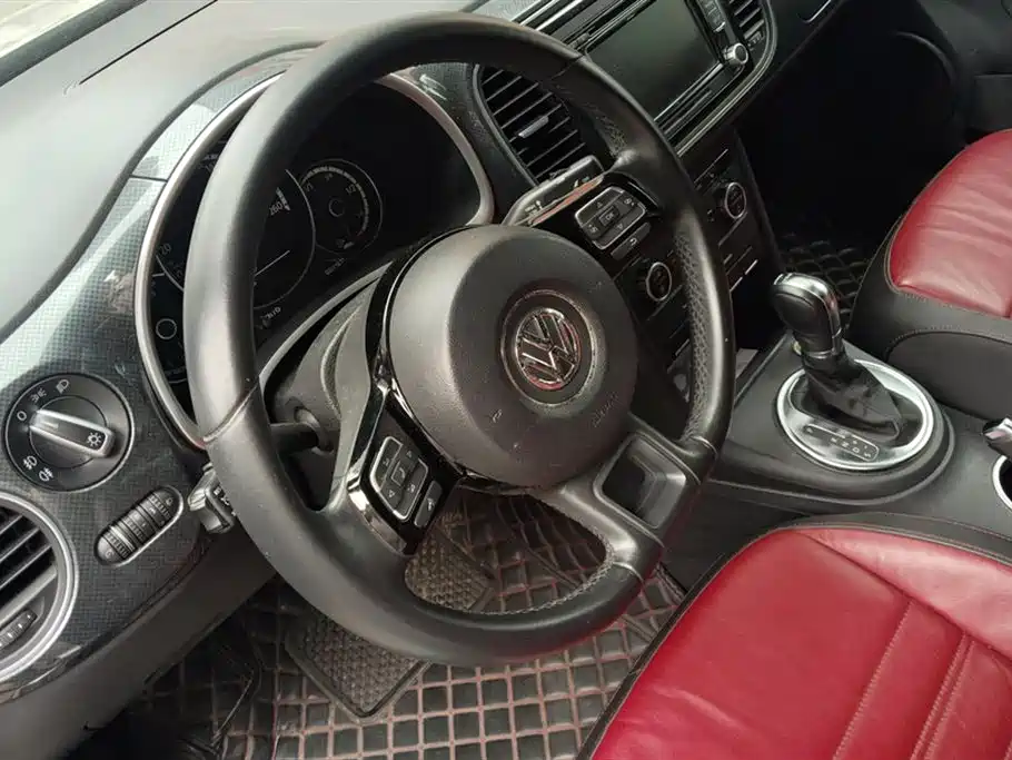 Volkswagen Beetle 2013 1.4TSI Luxury фото 15