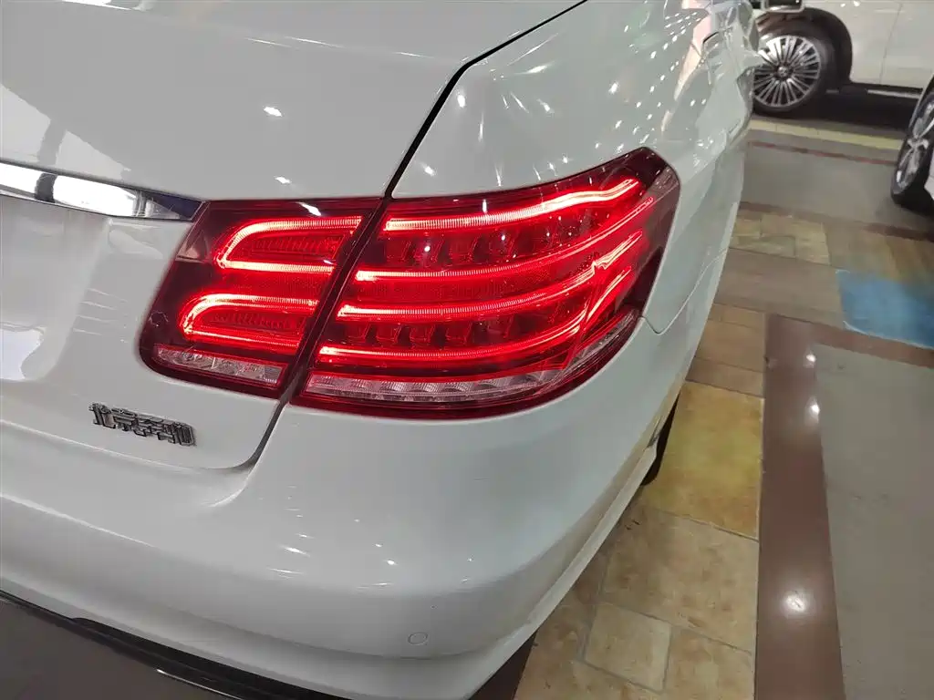 Mercedes-Benz E-Class 2015 E 260 L Sport фото 8