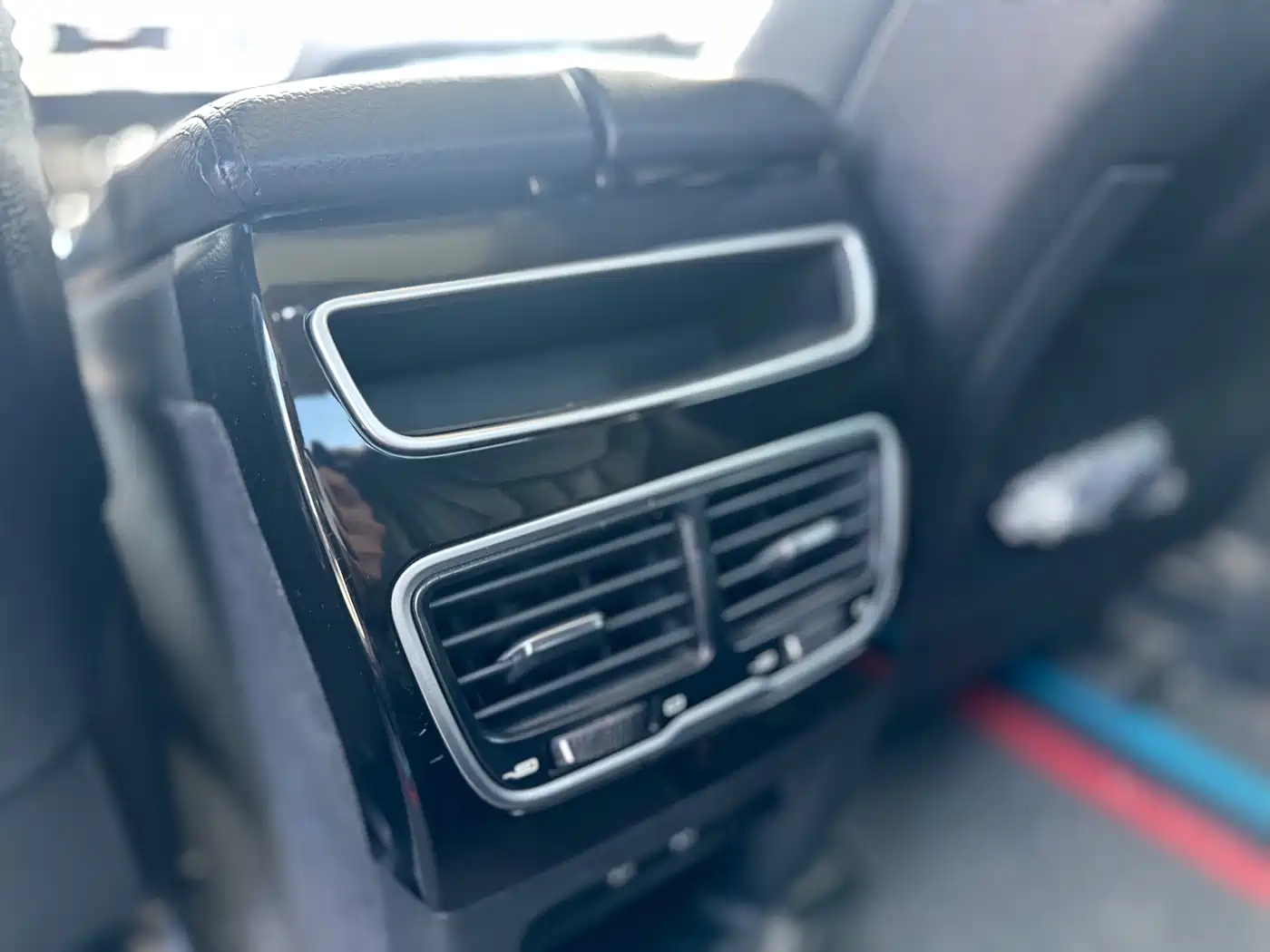 Фото 6 - Geely Borui
