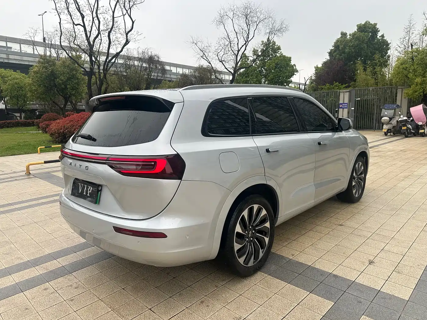 AITO Wenjie AITO M7 2024 1.5T RWD Plus 5-Seater фото 13