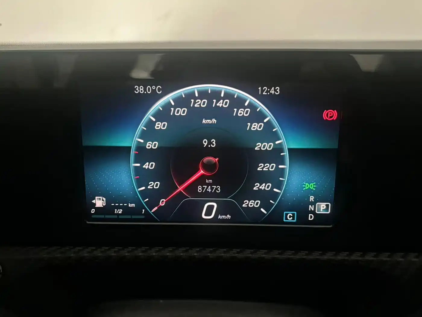 صورة 10 - Mercedes-Benz A-Class