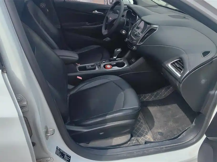 Chevrolet Cruze 2017 1.5L Automatic Pioneer Sunroof фото 8
