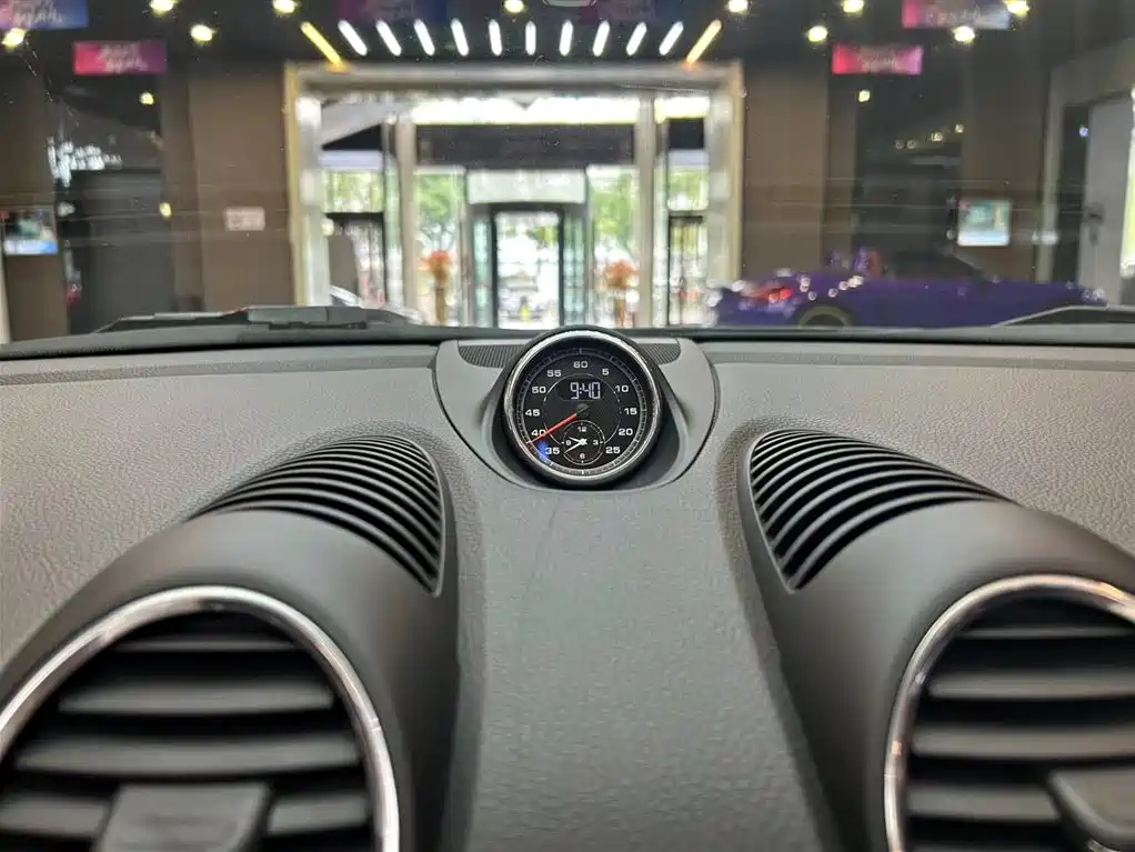Porsche 718 2019 Boxster T 2.0T фото 8