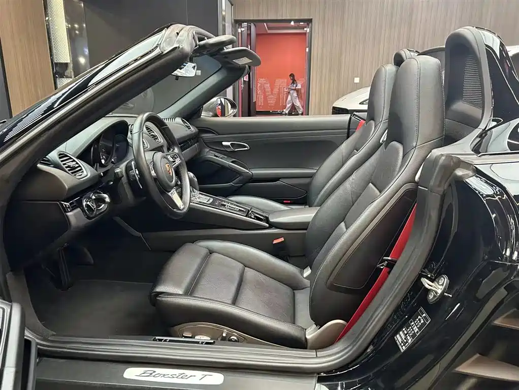 Porsche 718 2019 Boxster T 2.0T фото 4