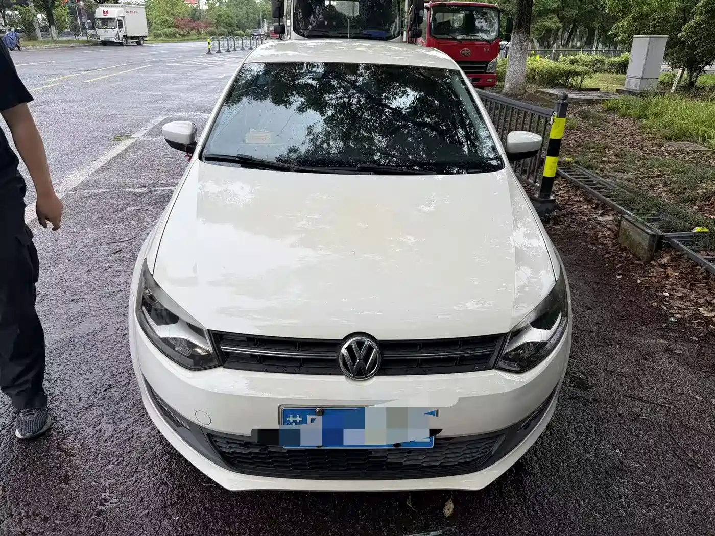 Volkswagen Polo 2014 1.4L Automatic Comfort Edition фото 3