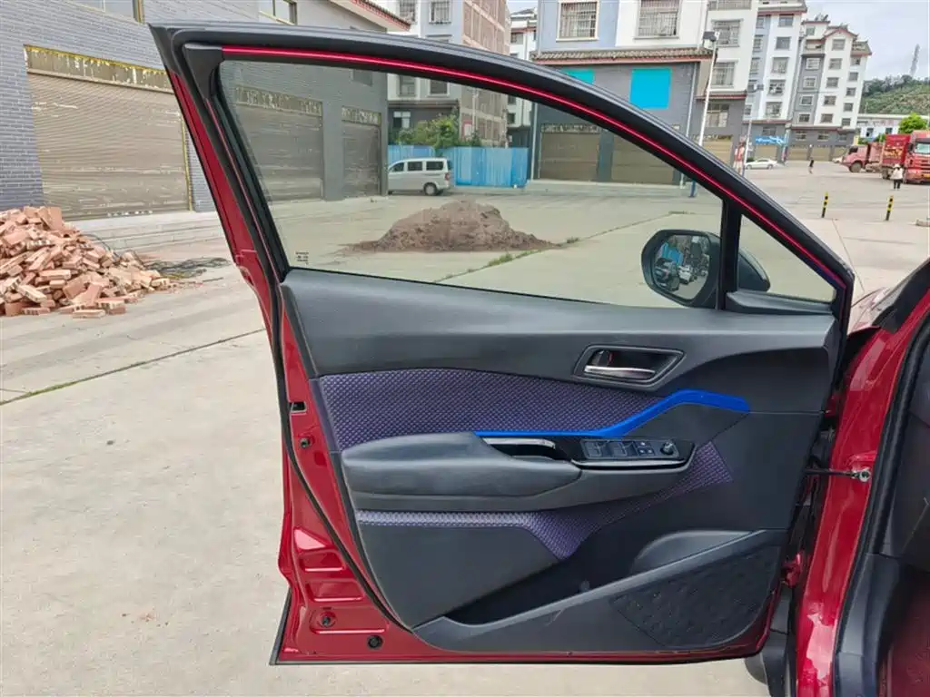 Toyota IZOA 2020 2.0L Yi Chi Edition фото 14