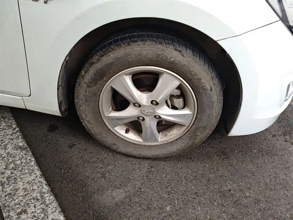 Hyundai Verna 2014 1.4L Automatic Smart GLS фото 31