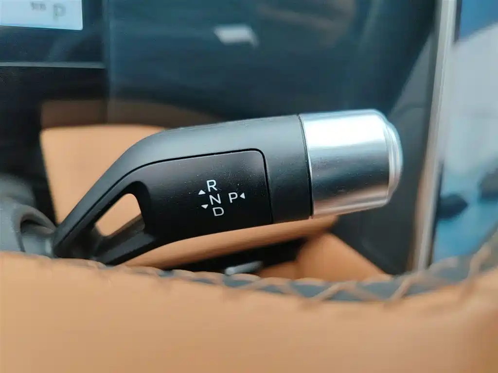 Geely Galaxy Galaxy L7 2025 EM-i 115km Explorer+ Edition фото 14