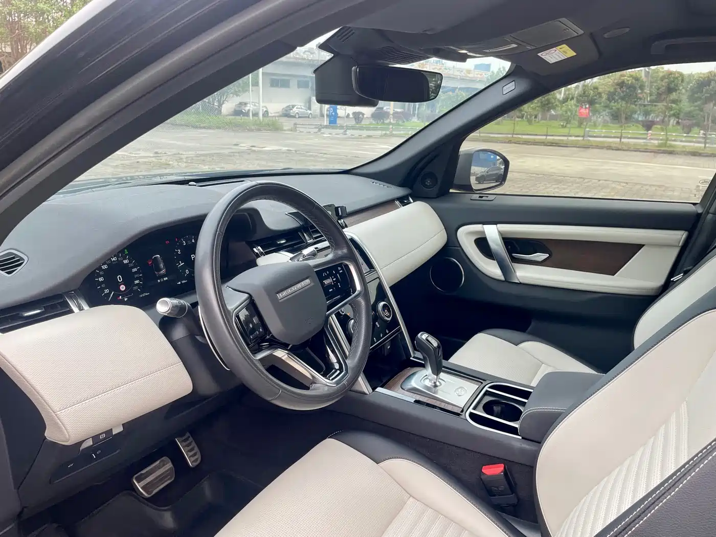 Land Rover Discovery Sport 2023 249PS R-Dynamic SE Performance Technology Version фото 3