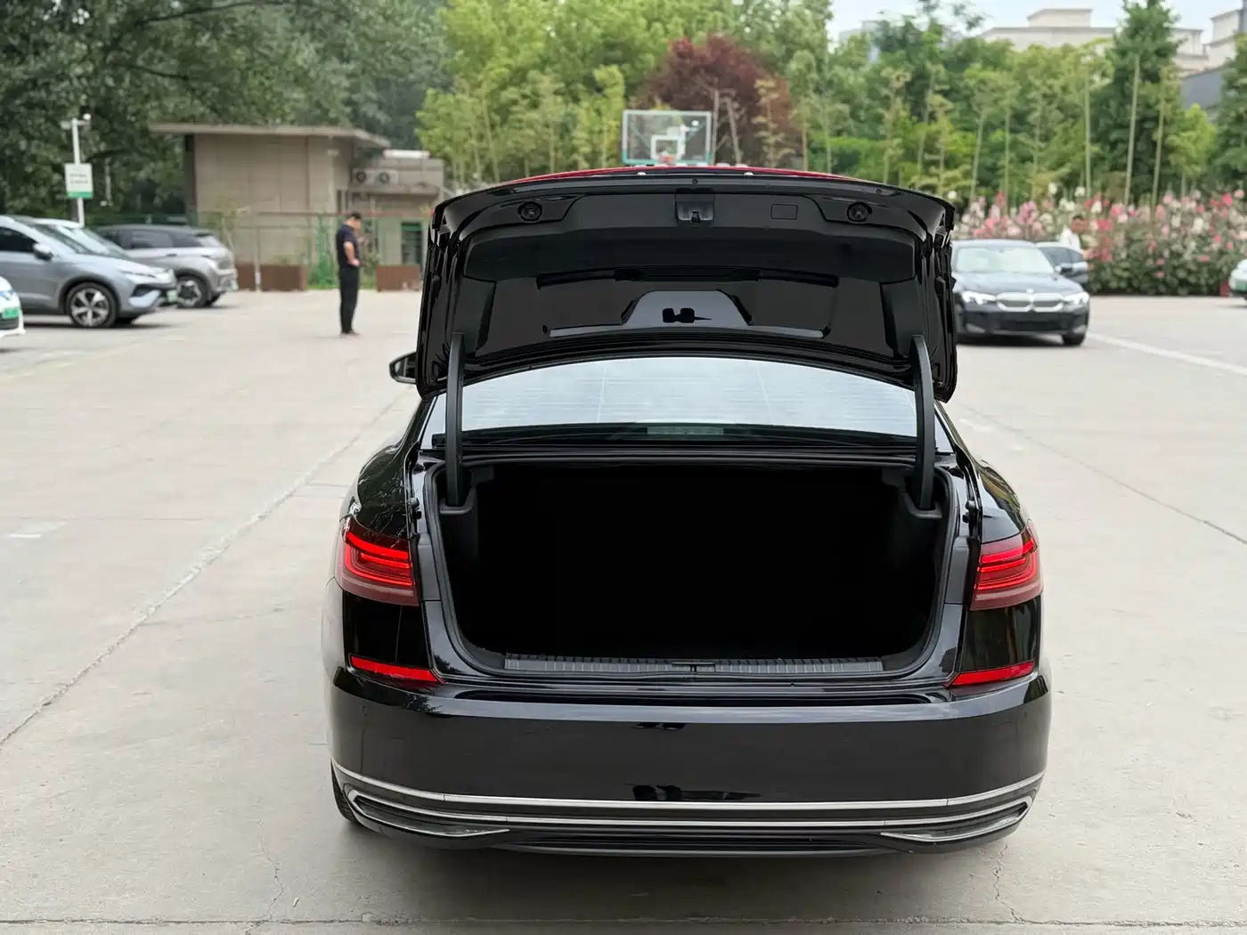 Volkswagen Passat 2022 330TSI Elite Edition фото 13