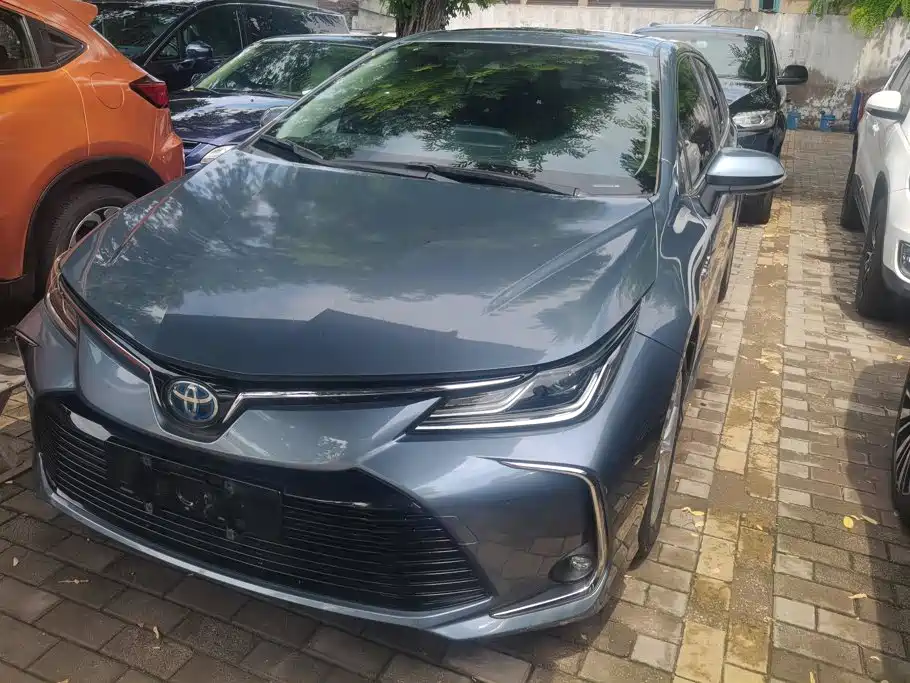 Фото 1 - Toyota Corolla