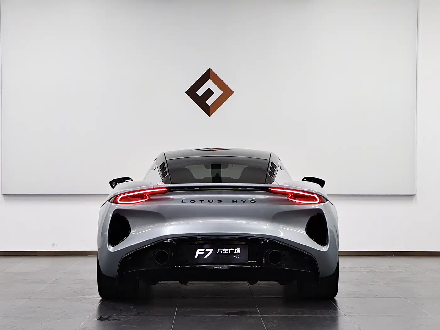 Lotus Cars EMIRA 2021 2.0T DCT First Edition фото 5