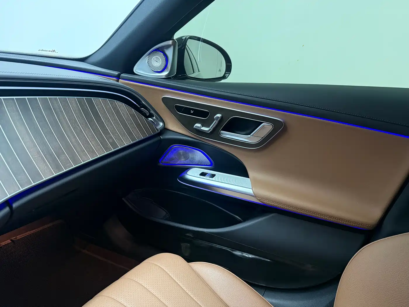Mercedes-Benz E-Class 2025 E 300 L Fashion фото 15