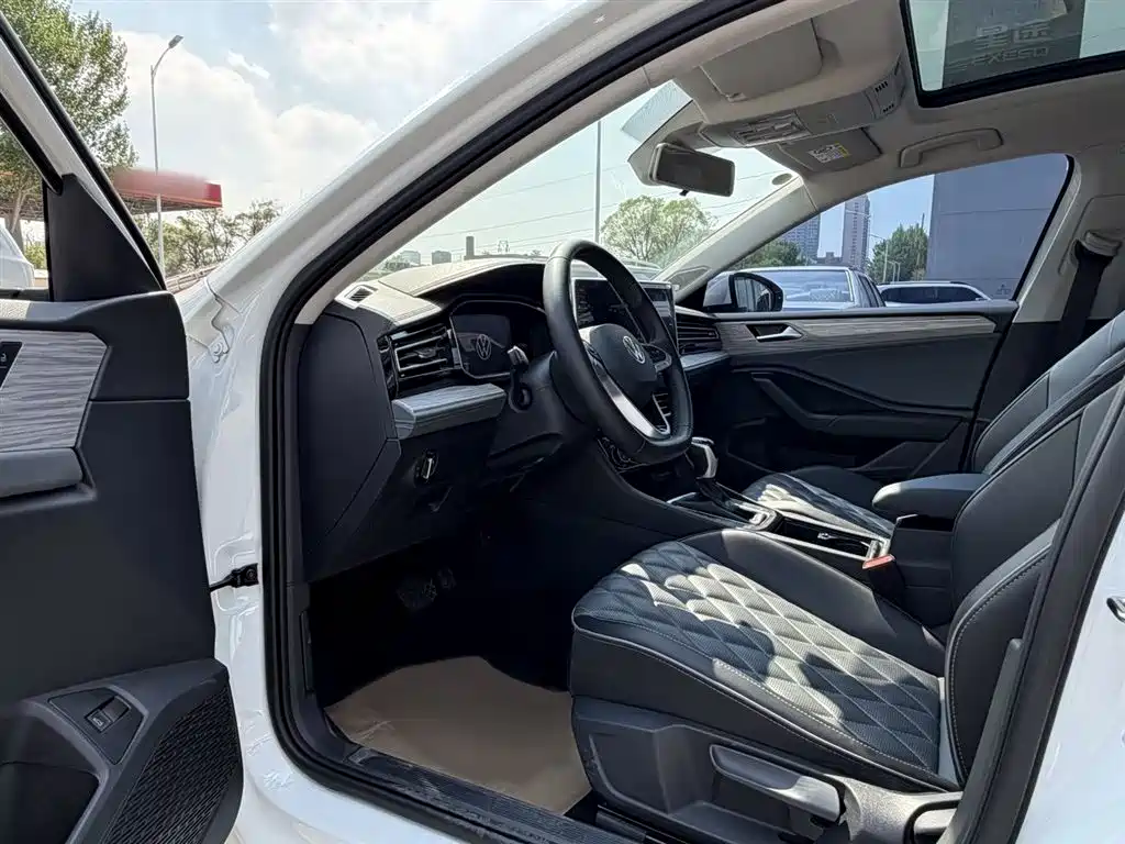 Volkswagen Sagitar 2024 300TSI DSG Surpass Edition фото 16