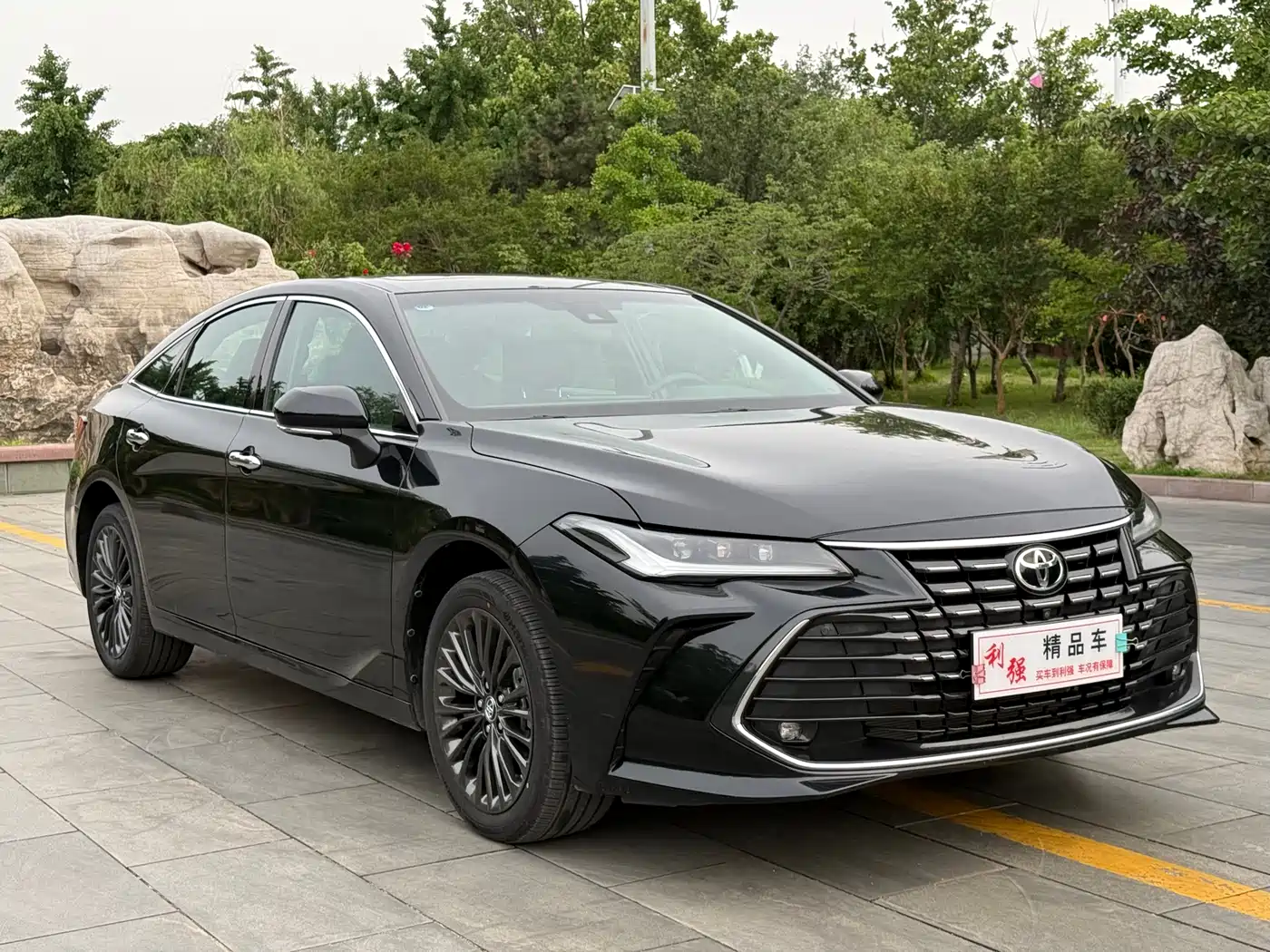 Toyota Avalon 2023 2.0L XLE Premium Edition фото 3