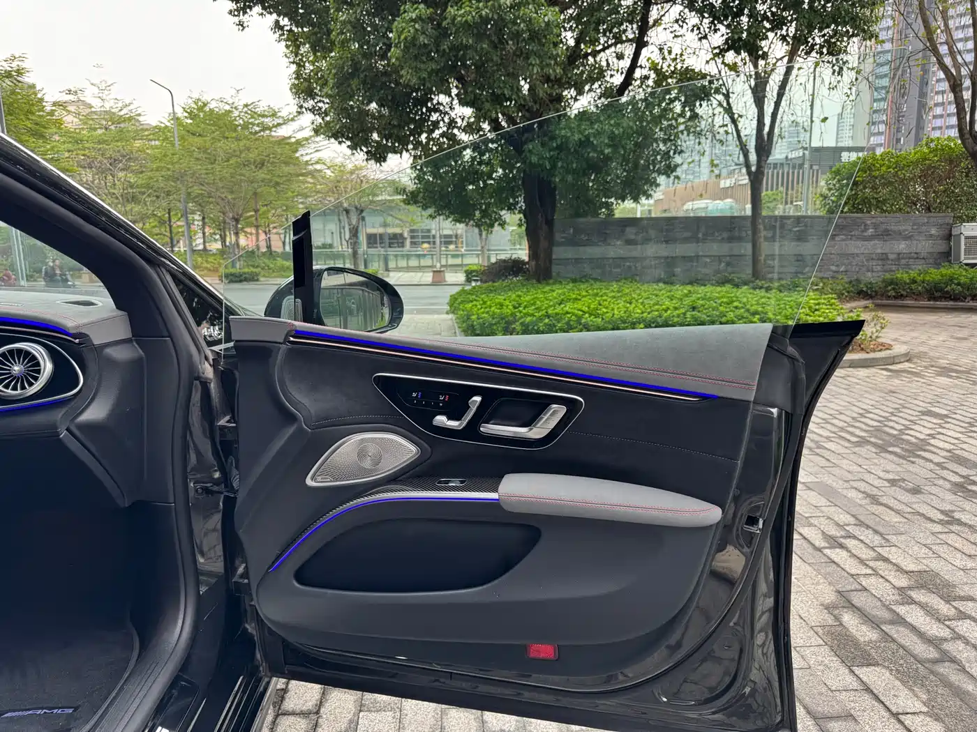 MERCEDES-BENZ EQS AMG