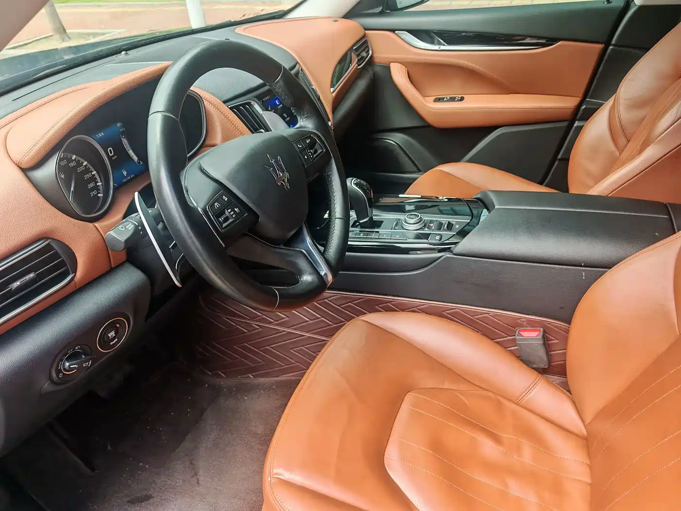 صورة 8 - Maserati Levante
