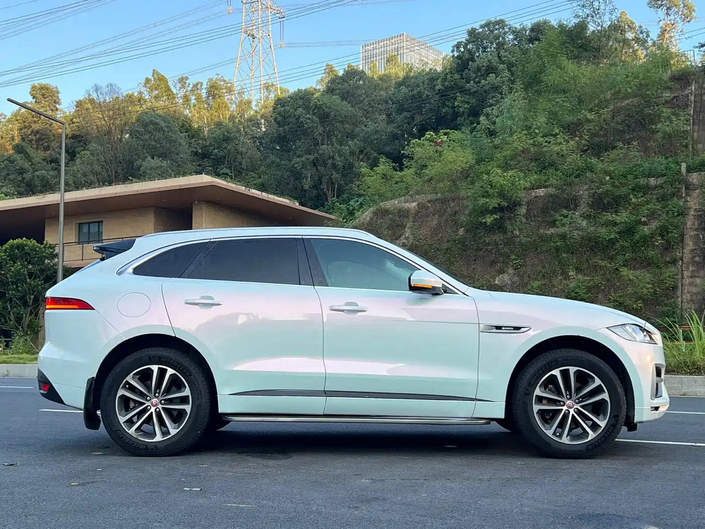 Фото 14 - Jaguar F-PACE