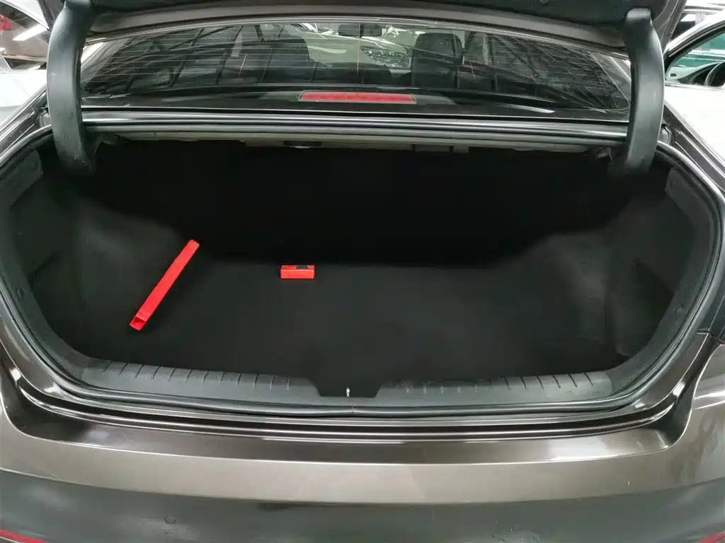 Hyundai Sonata 2015 1.6T GLS Smart фото 19