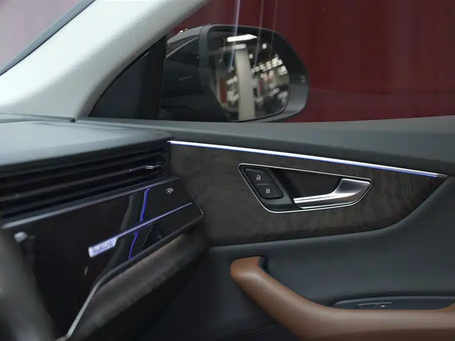 Audi Q8 2022 55 TFSI Luxury Dynamic фото 14