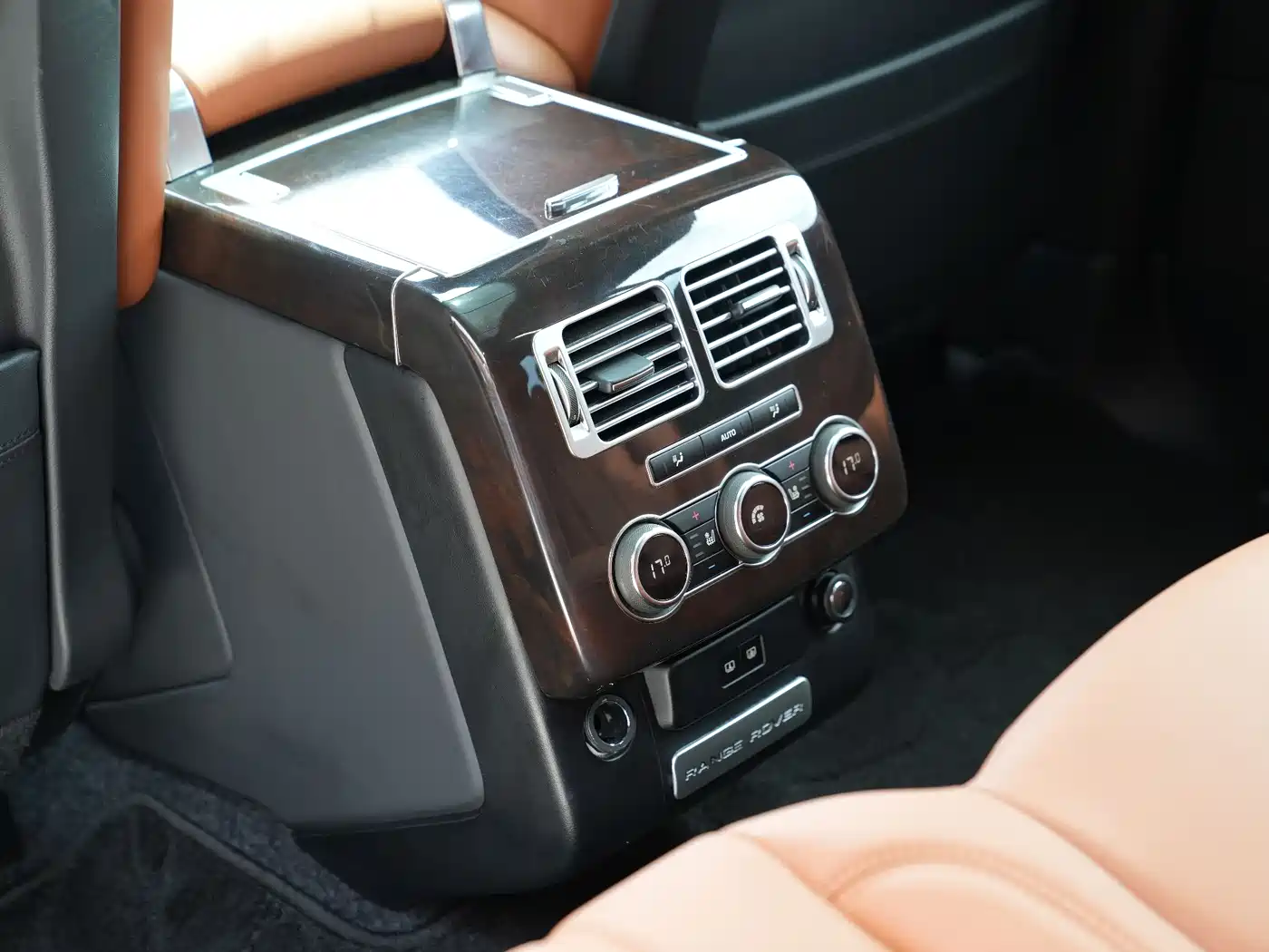 Land Rover Range Rover 2015 3.0 TDV6 Vogue SE Genesis Extended Edition фото 14