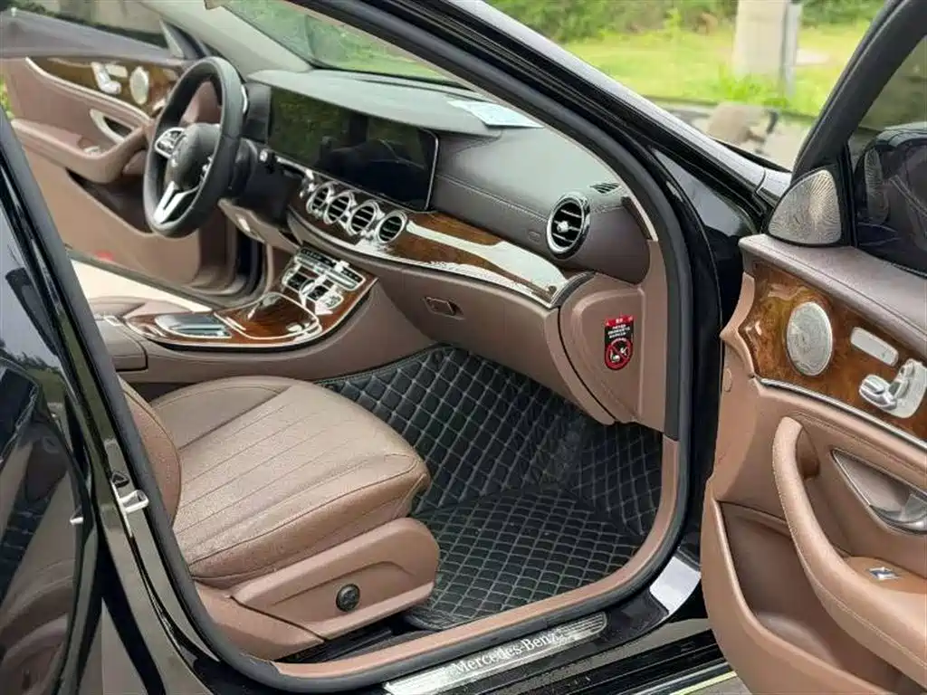Mercedes-Benz E-Class 2020 E 300 L Fashion фото 4