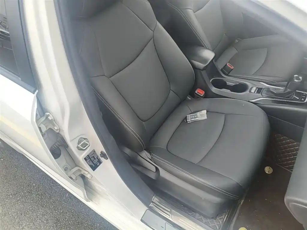 Toyota Corolla 2021 Hybrid 1.8L E-CVT Elite Edition фото 24