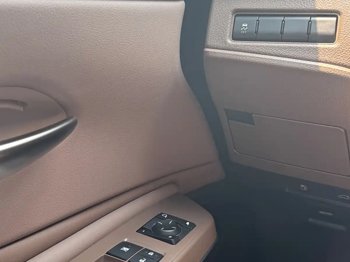 Lexus ES 2025 2025 300h Ultimate Edition