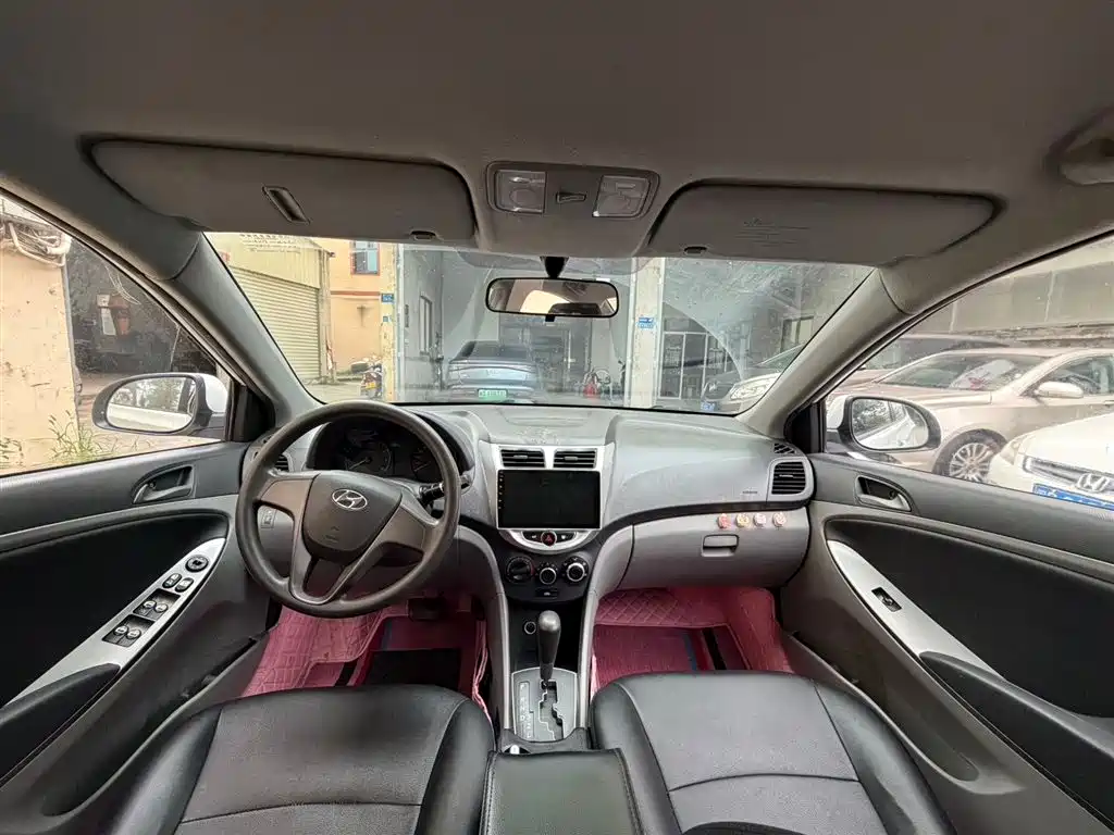 Hyundai Verna 2014 1.4L Automatic Smart GLS фото 5