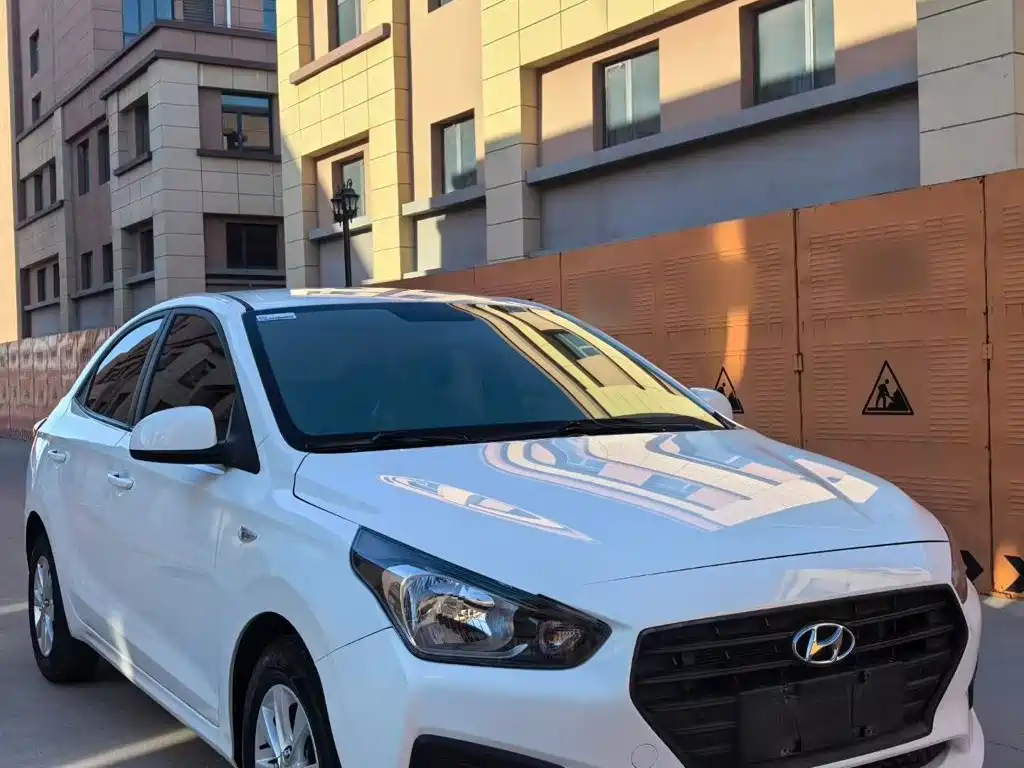 Hyundai Verna 2019 2017 1.4L Manual Renewal Edition China VI