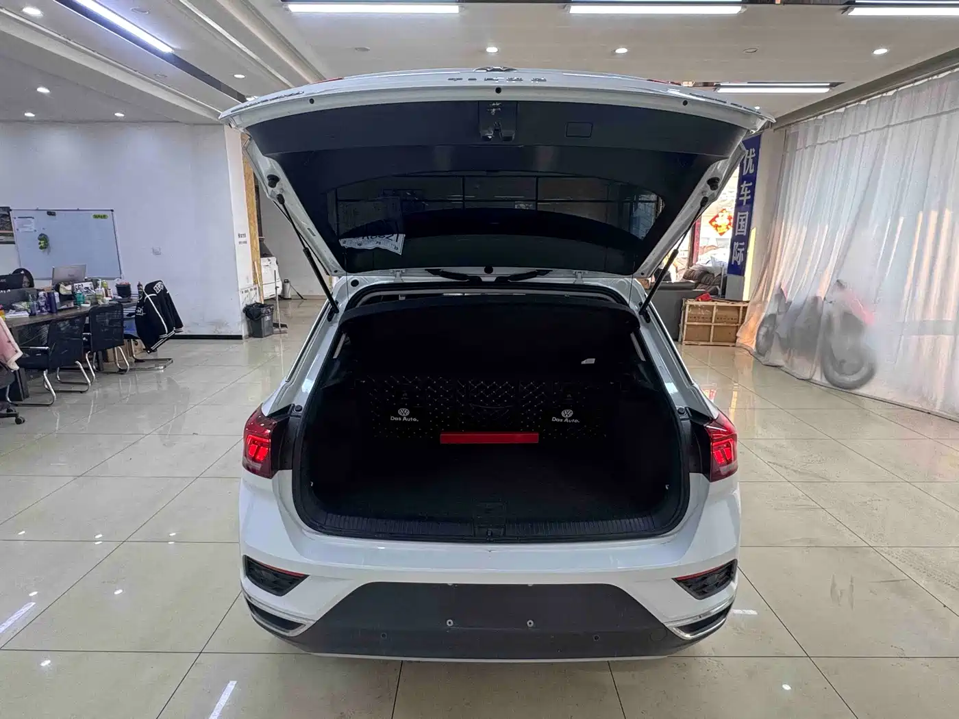 VOLKSWAGEN T ROC EXPLORING SONGS