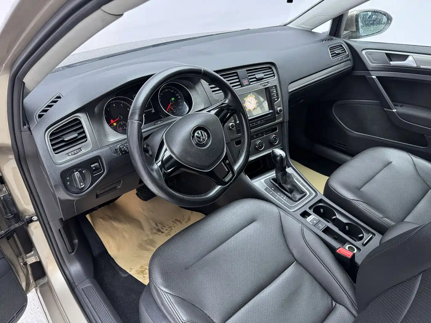 Volkswagen Golf 2016 230TSI Automatic Comfort фото 8