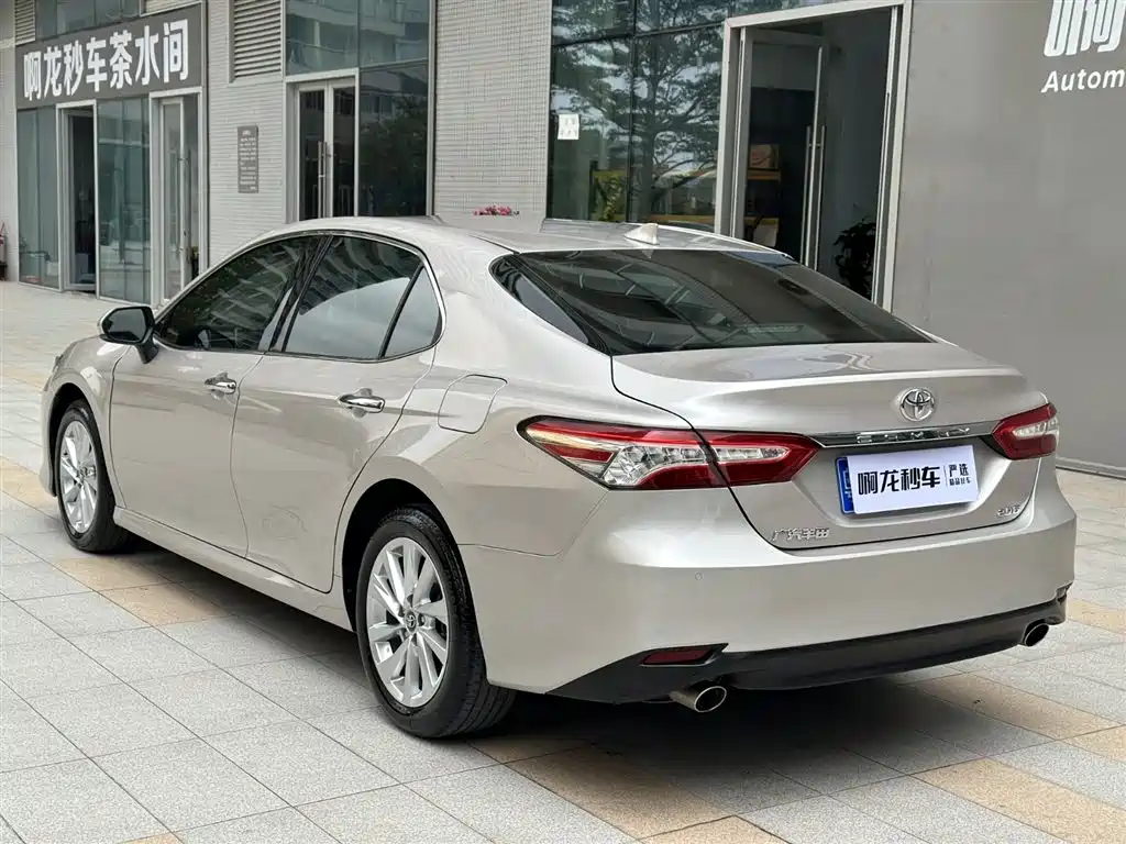 Toyota Camry 2021 2.0G Luxury Edition фото 8