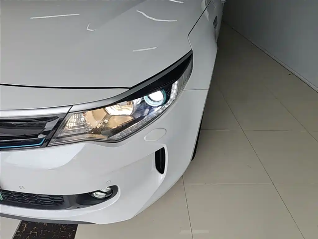 Kia K5 New Energy 2019 2.0L LUX фото 24
