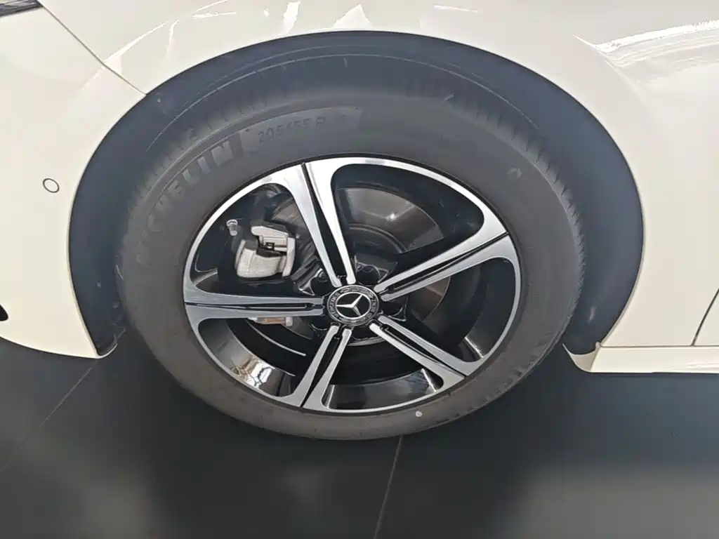 Фото 23 - Mercedes-Benz A-Class