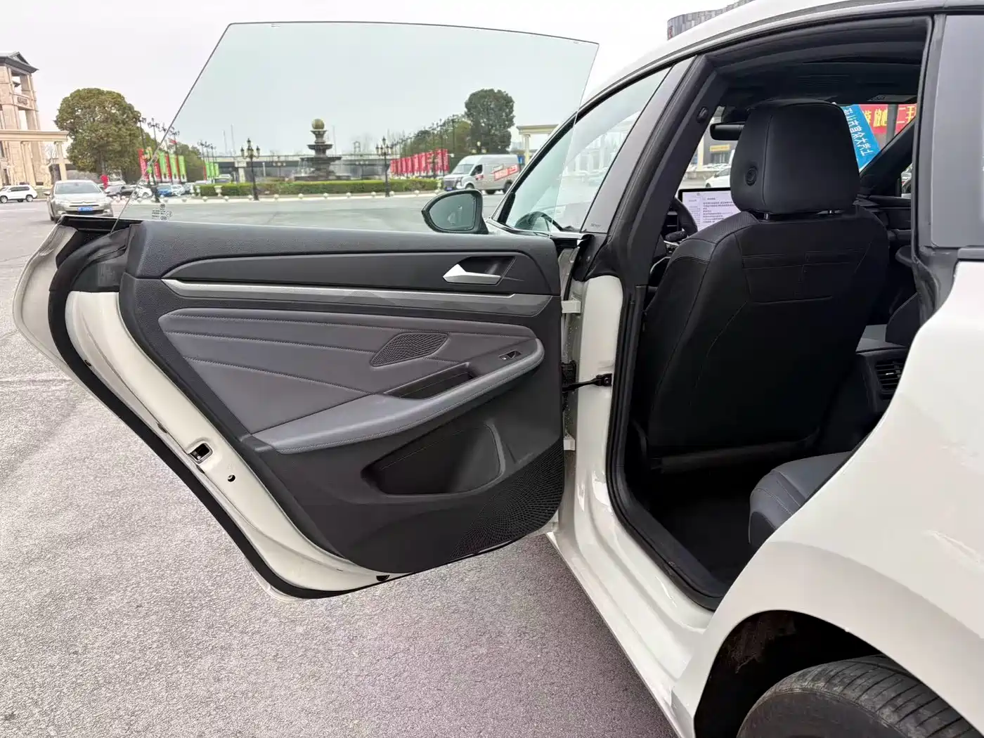 Volkswagen Lamando 2025 Lamando L 2.0T Base фото 9