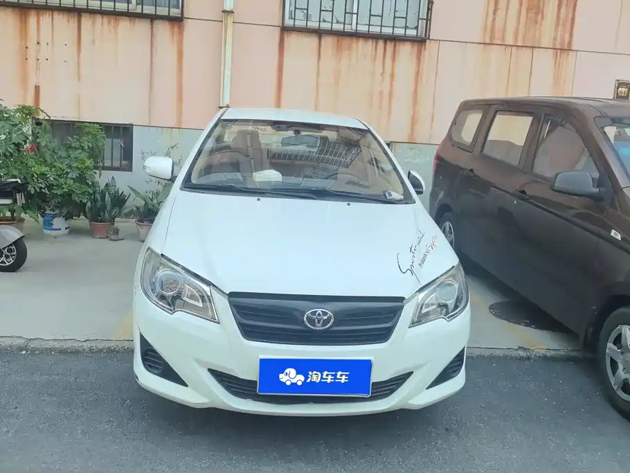 Фото 2 - Toyota Corolla